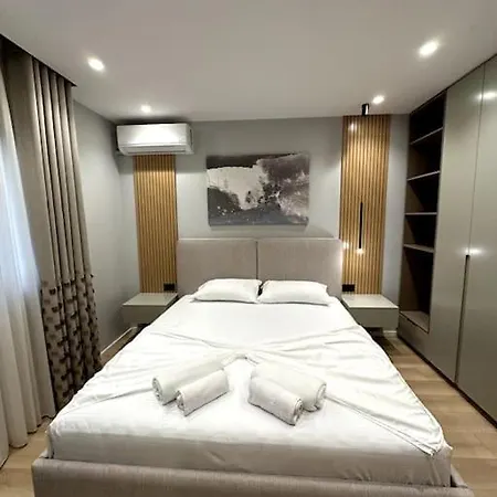 Adger Luxury Apartment *
