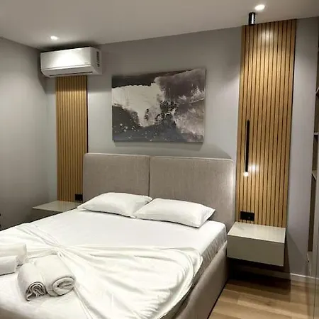 Adger Luxury Apartment *