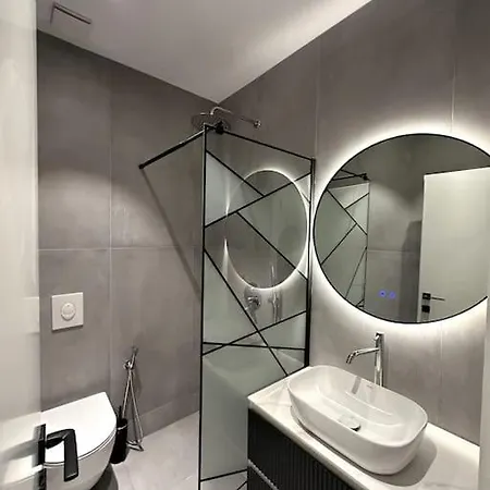 Adger Luxury * Tirana
